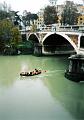 Rome, fukov sous un pont.jpg